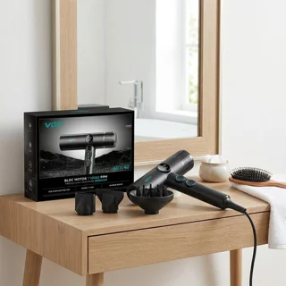 سشوار برس‌دار چرخشی 1900 وات وی جی ار مدل v-401، موتور AC، وزن 600 گرم، دارای سری متمرکز‌ک 102058839